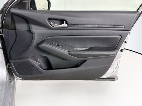 Used 2024 Nissan Altima 2.5 SV image 30