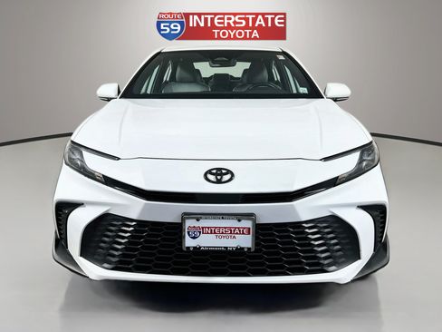 Used 2025 Toyota Camry SE w/ Convenience Package AWD/4WD image 2