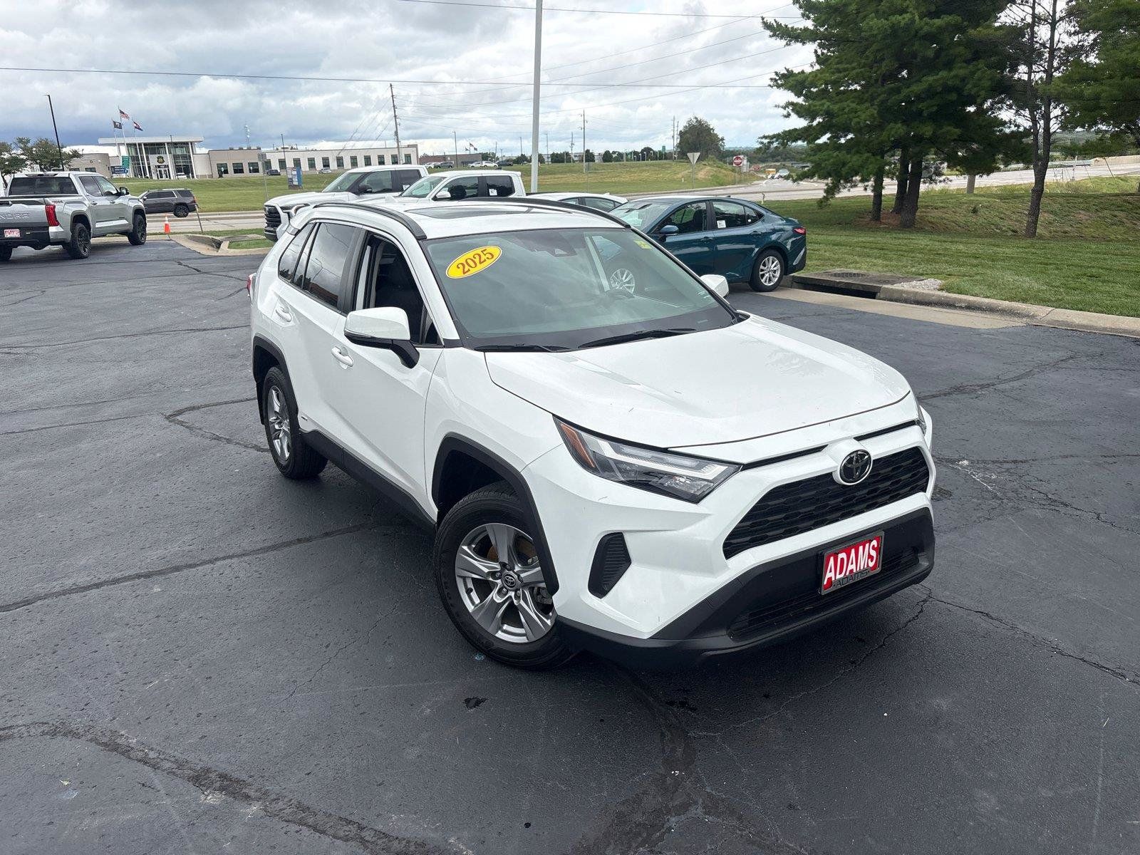 Used 2025 Toyota RAV4 XLE w/ Convenience Package AWD/4WD image 3