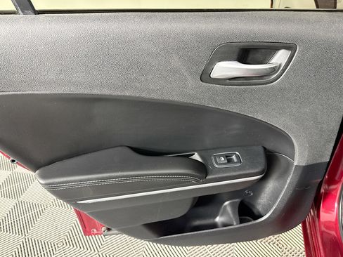 Used 2020 Dodge Charger SXT w/ Leather Interior Group image 25