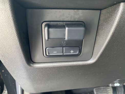 Used 2025 GMC Canyon Denali AWD/4WD image 24