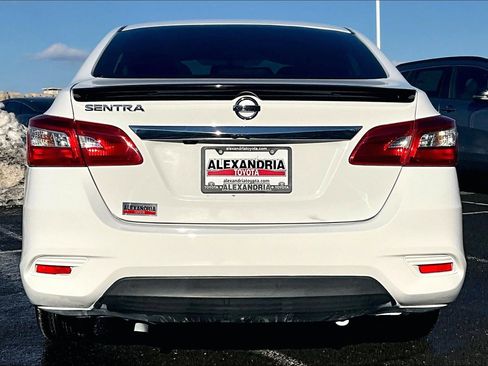 Used 2018 Nissan Sentra S w/ S Midnight Style Package image 4