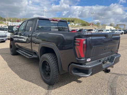Used 2024 GMC Sierra 2500 AT4 w/ AT4 Preferred Package AWD/4WD image 6