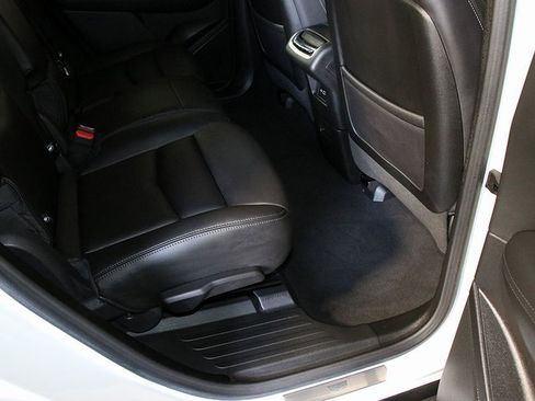 Used 2023 Cadillac XT6 Luxury image 33