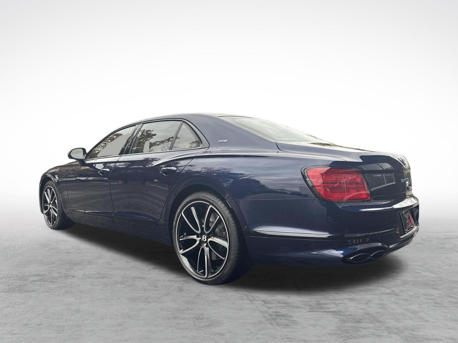 Used 2024 Bentley Flying Spur V8 AWD/4WD image 3