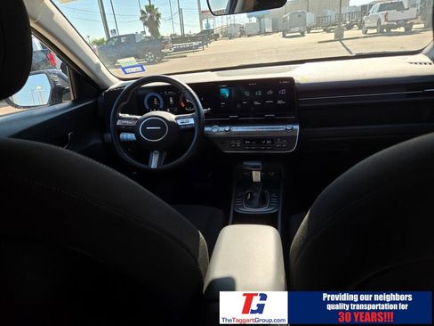 Used 2025 Hyundai Kona SEL image 2