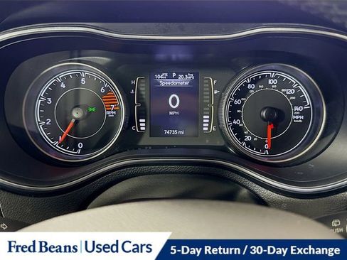 Used 2019 Jeep Cherokee Latitude Plus w/ Cold Weather Group AWD/4WD image 13