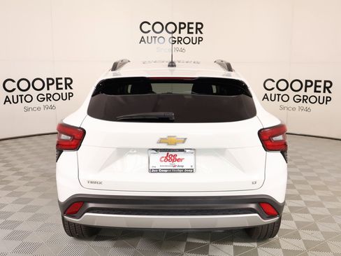 Used 2024 Chevrolet Trax LT FWD image 20