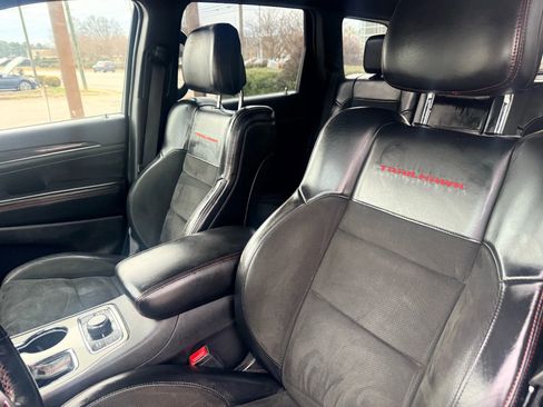 Used 2019 Jeep Grand Cherokee Trailhawk image 3