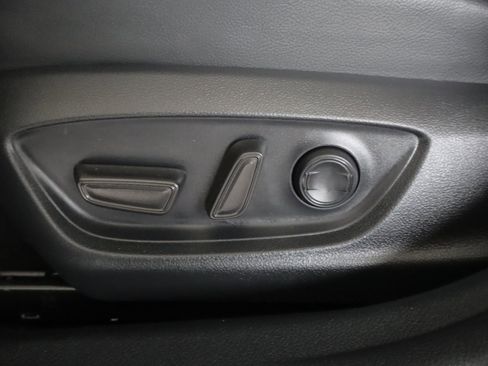Used 2024 Toyota Camry SE FWD image 12