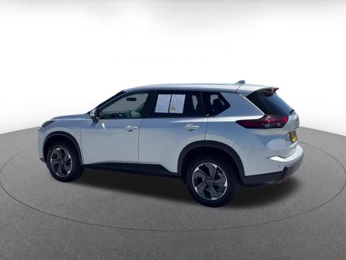 Used 2025 Nissan Rogue SV FWD image 9