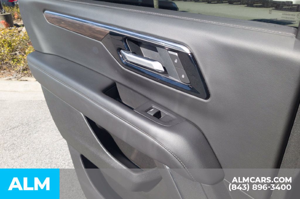 Used 2025 Chevrolet Tahoe LT RWD image 24