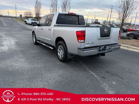 Used 2011 Nissan Titan SV w/ SV Value Truck Pkg image 8