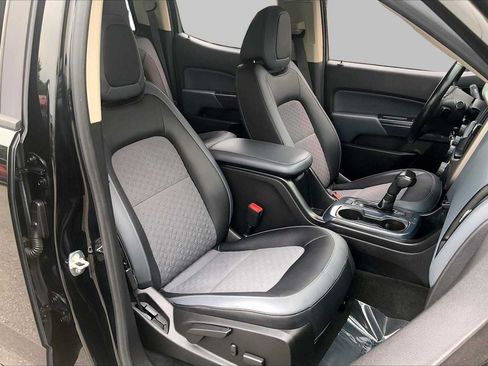 Used 2017 Chevrolet Colorado Z71 AWD/4WD image 8