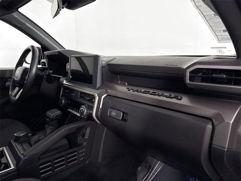 Certified 2024 Toyota Tacoma TRD Off-Road AWD/4WD image 36