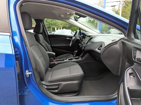 Used 2018 Chevrolet Cruze LT FWD image 29