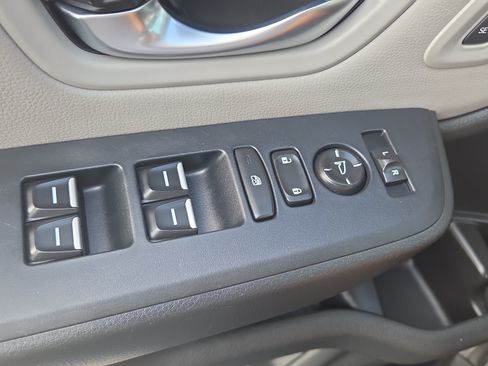 Used 2023 Honda Pilot Touring image 38