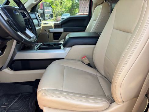 Used 2019 Ford F250 Lariat w/ FX4 Off-Road Package image 8