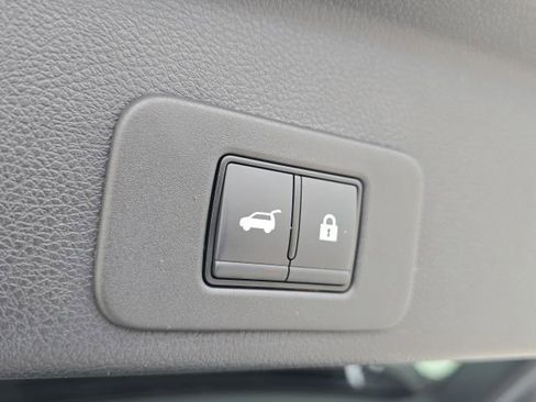 Used 2025 Nissan Murano SV image 12