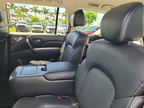 Used 2023 INFINITI QX80 Luxe w/ All-Season Package AWD/4WD image 12
