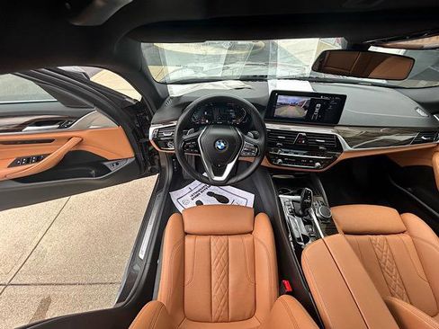 Certified 2022 BMW 530i xDrive 530i xDrive Sedan w/ Convenience Package image 29