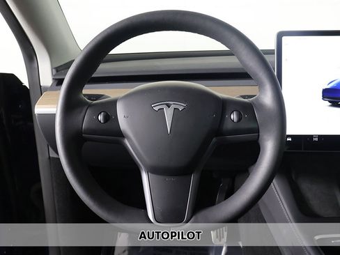Used 2023 Tesla Model Y Long Range image 3