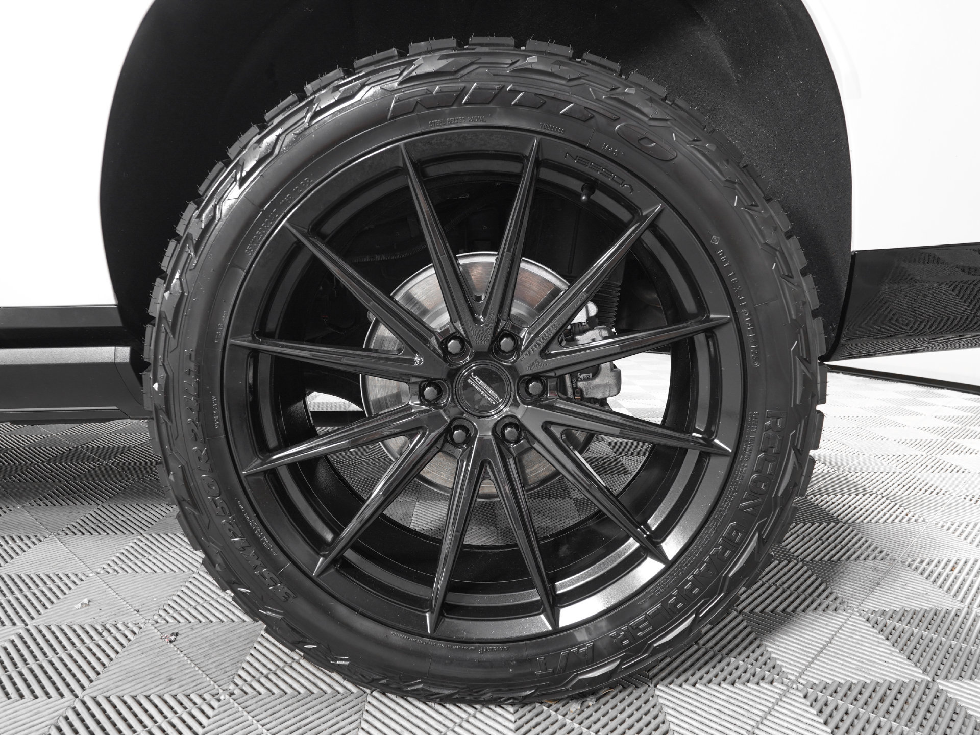 Used 2025 Cadillac Escalade ESV Sport Platinum AWD/4WD image 35