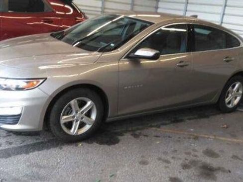 Used 2024 Chevrolet Malibu LT FWD image 2