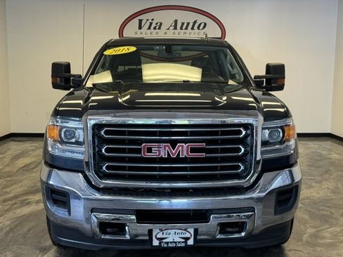Used 2018 GMC Sierra 2500 SLE w/ Suspension Package, Off-Road AWD/4WD image 4