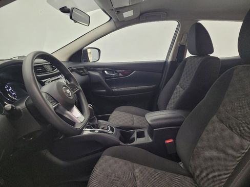 Used 2018 Nissan Rogue Sport SV image 17