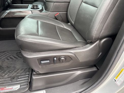 Certified 2022 Chevrolet Silverado 3500 LTZ image 12