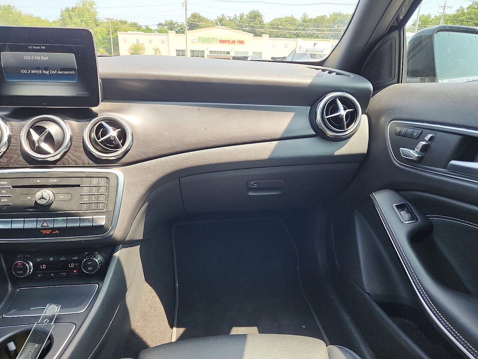 Used 2018 Mercedes-Benz GLA 250 4MATIC image 11
