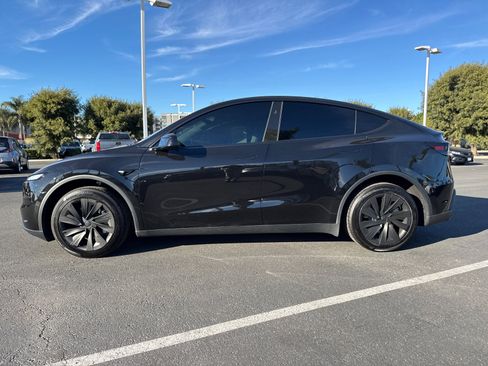 Used 2026 Tesla Model Y 2WD image 7