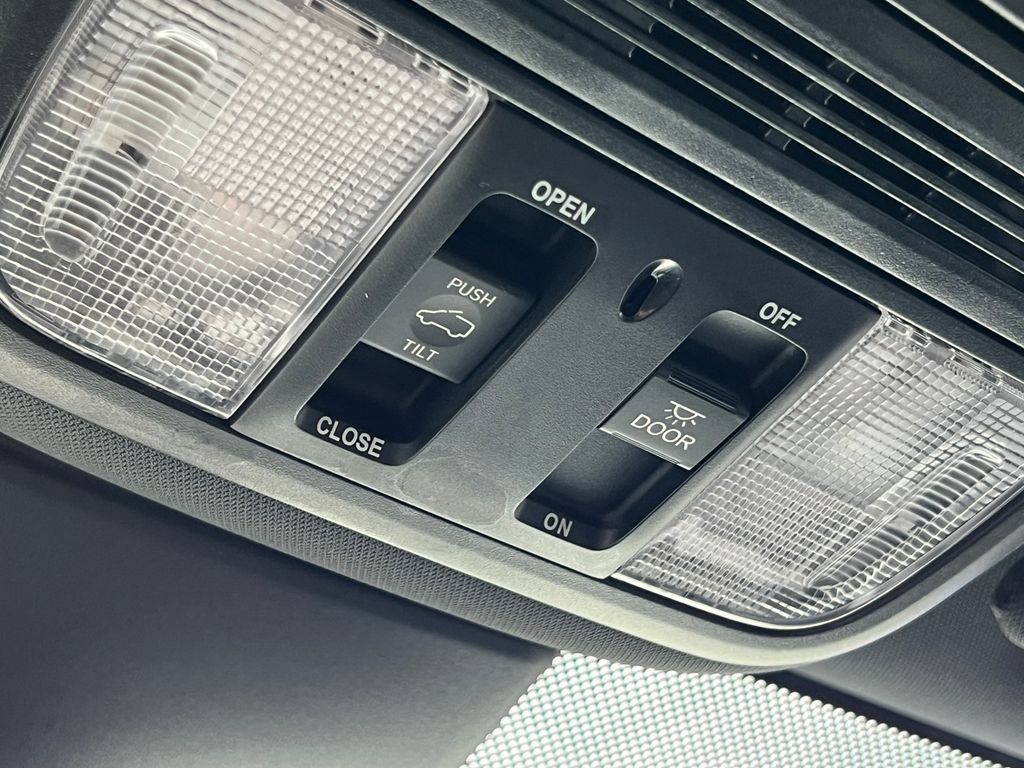Used 2024 Honda Odyssey Sport image 32
