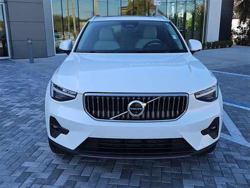 Used 2025 Volvo XC40 B5 Ultra w/ Protection Package Premier image 8