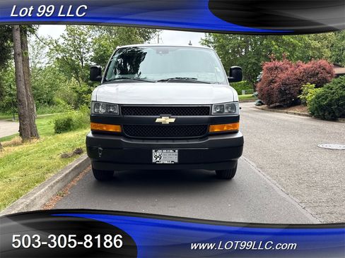 Used 2019 Chevrolet Express 3500 w/ Driver Convenience Package image 11