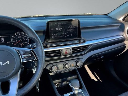 Used 2022 Kia Forte Sedan FWD image 9