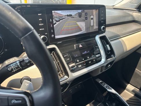 Certified 2023 Kia Sorento SX Prestige AWD/4WD image 12