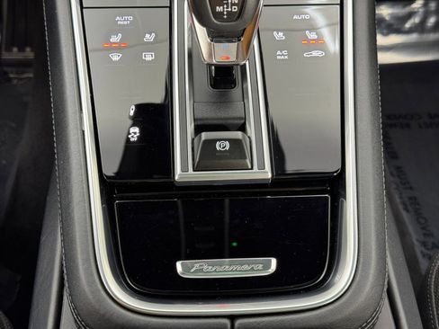 Used 2022 Porsche Panamera Turbo S w/ Premium Package image 34