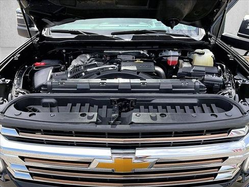 Used 2023 Chevrolet Silverado 2500 High Country w/ Z71 Off-Road Package AWD/4WD image 11
