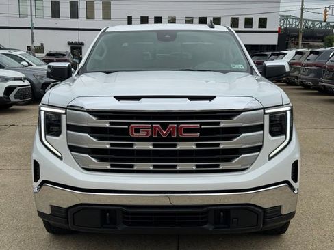 Used 2025 GMC Sierra 1500 SLE w/ X31 Off-Road Package AWD/4WD image 8