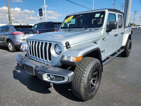 Used 2022 Jeep Gladiator Sport image 4