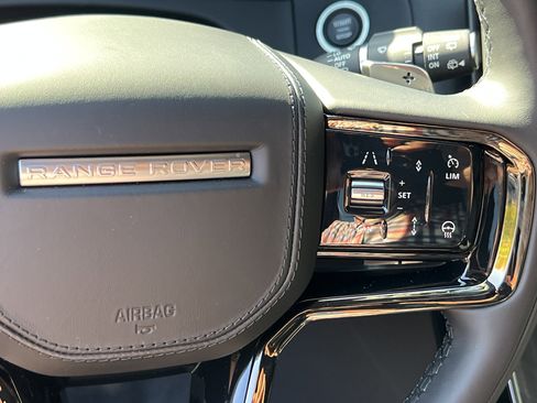 New 2025 Land Rover Range Rover Velar S image 28