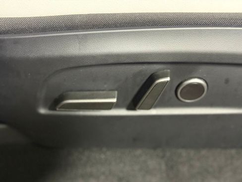 Used 2026 Tesla Model Y 2WD image 22