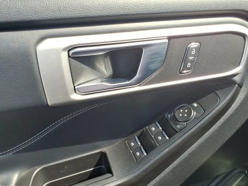 Used 2020 Ford Explorer XLT w/ Equipment Group 202A AWD/4WD image 15