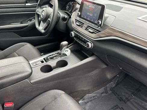 Used 2025 Nissan Altima 2.5 SV AWD/4WD image 12