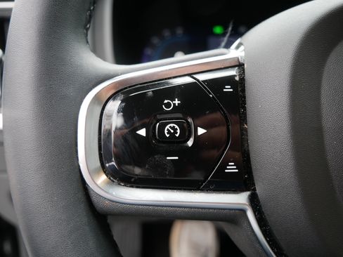 Certified 2024 Volvo V90 B6 Cross Country Ultimate w/ Protection Package Premier image 26