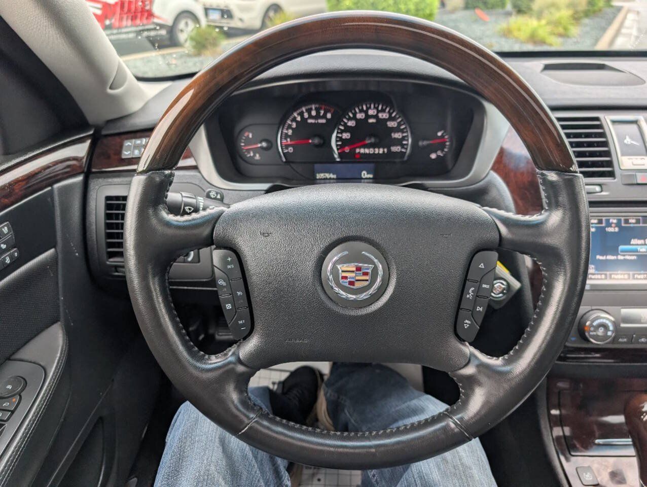 Used 2011 Cadillac DTS Premium FWD image 17