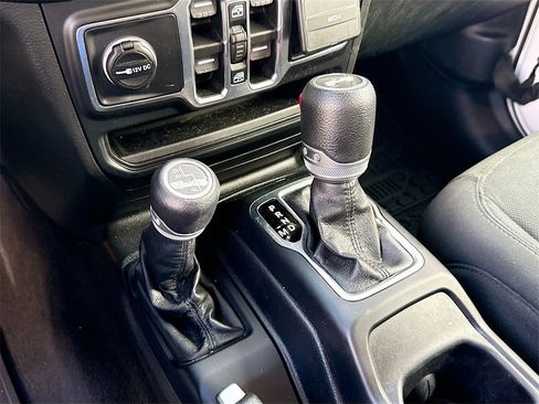 Used 2021 Jeep Wrangler Unlimited Sport image 18