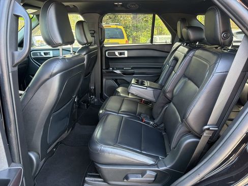 Used 2020 Ford Explorer XLT w/ Equipment Group 202A image 26